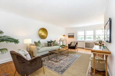 467 Valley St 7L, Maplewood, NJ 07040