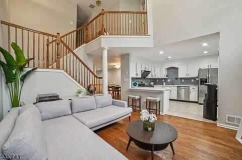 46 Mayflower Dr, Bernardsville, NJ 07920