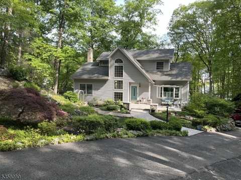 48 Hemlock Ave, Andover, NJ 07860