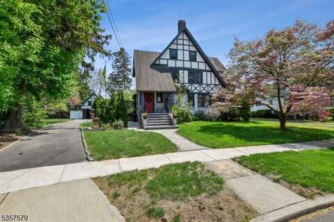 127 Severin Ct, Cranford, NJ 07016