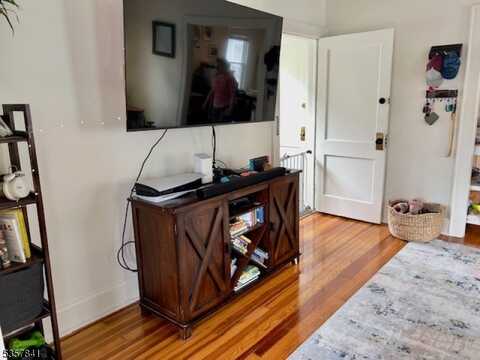 311 Willow Ave, Garwood, NJ 07027