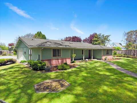 835 Sweet Pea Lane, McKinleyville, CA 95519