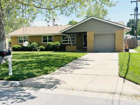 603 Newport Rd, Hutchinson, KS 67502