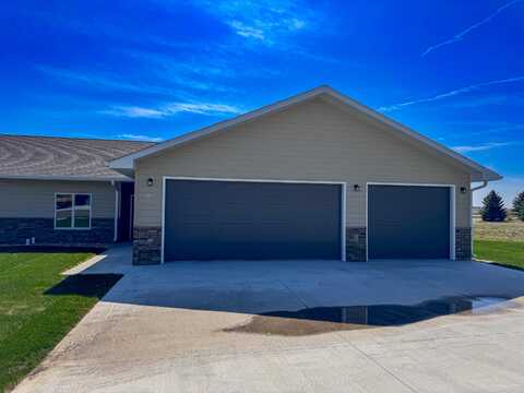 1132 Lampe Ct, Huron, SD 57350