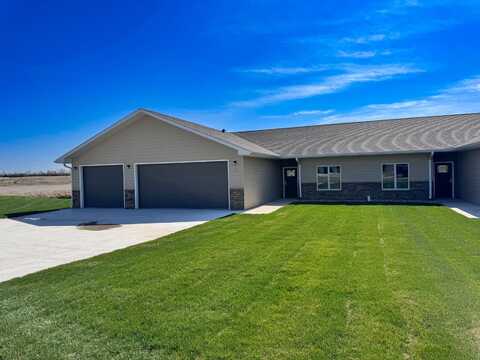 1126 Lampe Ct, Huron, SD 57350