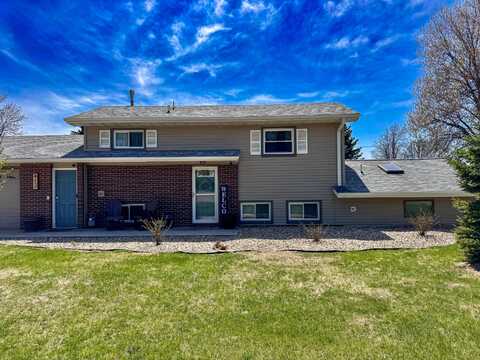 413 3rd St SE, De Smet, SD 57231
