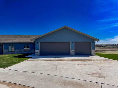 1110 Lampe Ct, Huron, SD 57350