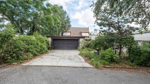 7501 Woodbox Row, Hudson, FL 34667