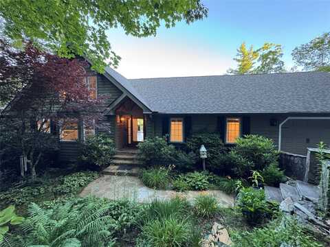 66 Summit Trail, Highlands, NC 28741
