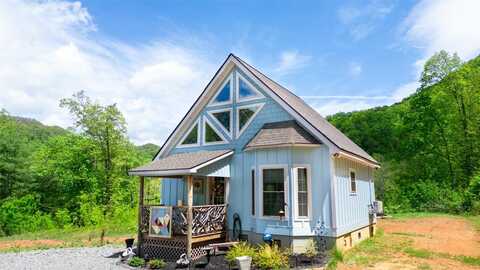 720 Cedar Creek Farm Road, Tuckasegee, NC 28783