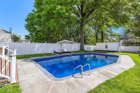 123 PARK AVE, Dumont, NJ 07628