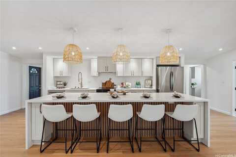 2228 Apoepoe Street, Pearl City, HI 96782