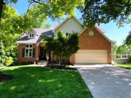 633 NW Brookhaven Drive, Lees Summit, MO 64081