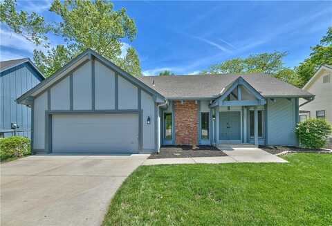 3512 Apple Tree Lane, Gladstone, MO 64119