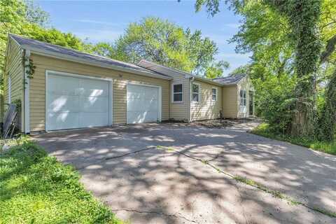 10401 Crystal Avenue, Kansas City, MO 64134