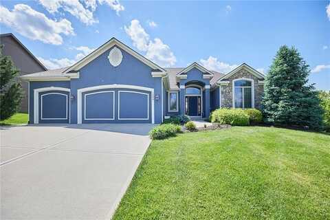 5800 CONSTANCE Street, Shawnee, KS 66216