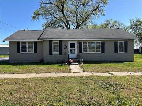 610 Main Street, Henrietta, MO 64036