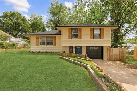 5013 NE 45TH Street, Kansas City, MO 64117