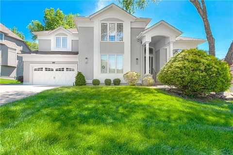5445 NE Northgate Crossing, Lees Summit, MO 64064