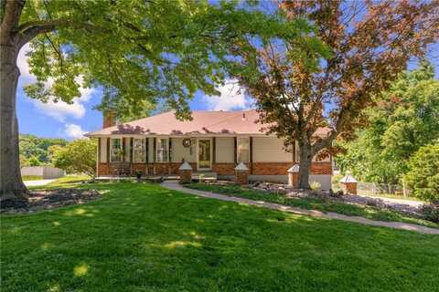 404 Colonial Court, Lees Summit, MO 64064