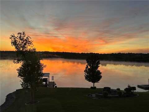 1415 Kensington Lane, Raymore, MO 64083