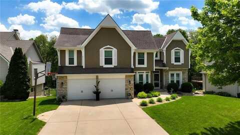 8001 NW 76th Terrace, Kansas City, MO 64152