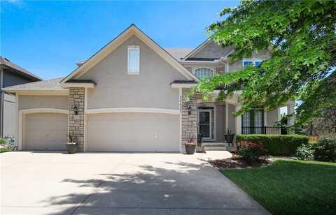 11421 S Lakecrest Drive, Olathe, KS 66061