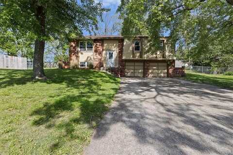 4301 NW Winslow Court, Blue Springs, MO 64015