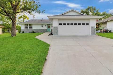 915 Ridge Drive, Warrensburg, MO 64093