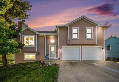 305 Crimson Court, Cameron, MO 64429