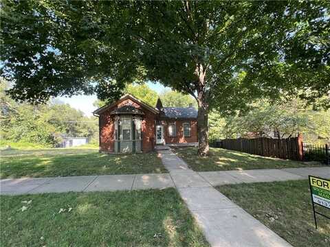 610 N Broadway Street, Leavenworth, KS 66048