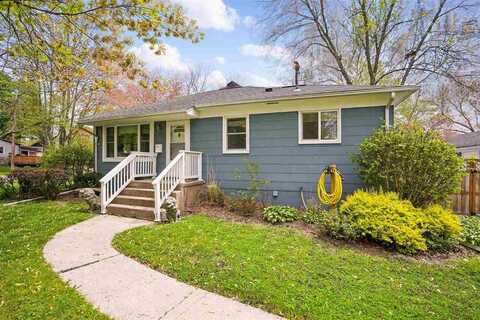 704 4th Ave, IowaCity, IA 52245