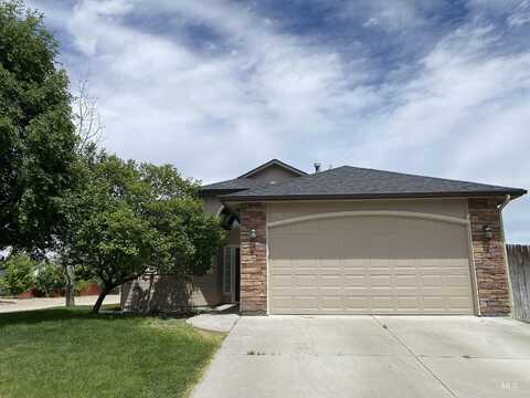 992 W 4th N, Mountain Home, ID 83647