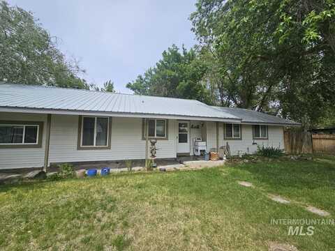 1235 College Green Drive, Ontario, OR 97914