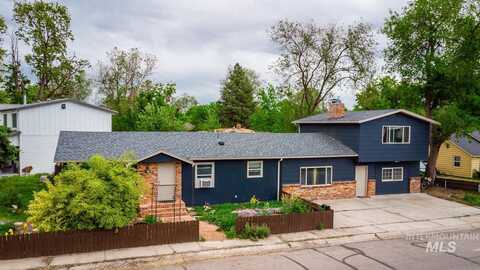920 N Clover Dr, Boise, ID 83703