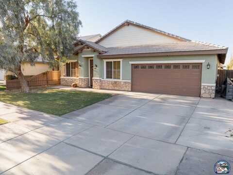 162 Quail Run Dr, El Centro, CA 92243