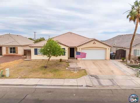 809 E 2nd St, Imperial, CA 92251