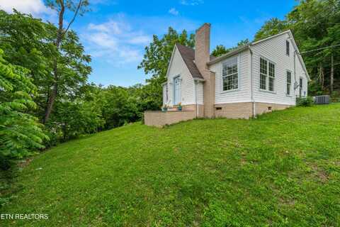 739 W Main St, Sevierville, TN 37862