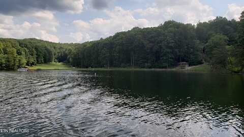 104 &106 Chatham LN, Fairfield Glade, TN 38558