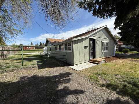 2429 Orchard Avenue, Klamath Falls, OR 97601