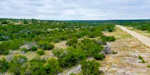 27 E High Lonesome Rd, Sonora, TX 76950