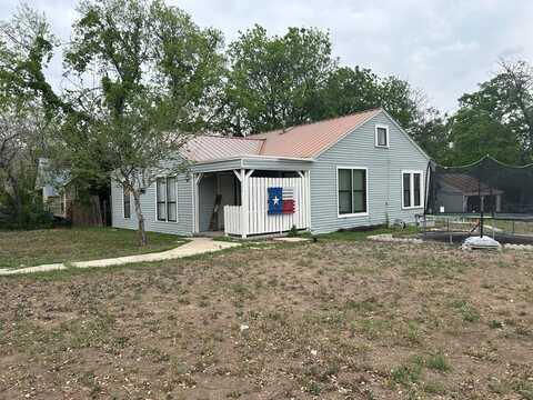 905 N Tivy St, Kerrville, TX 78028