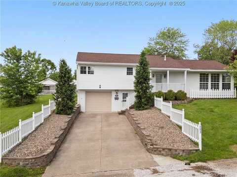 203 Melrose Drive, Hurricane, WV 25526