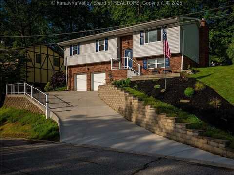 221 Lakeview Drive, Saint Albans, WV 25177