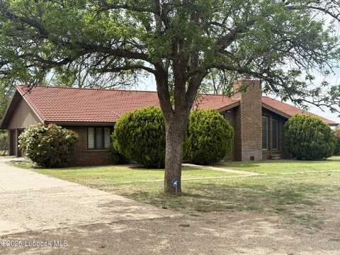 101 Dana Avenue, Earth, TX 79031