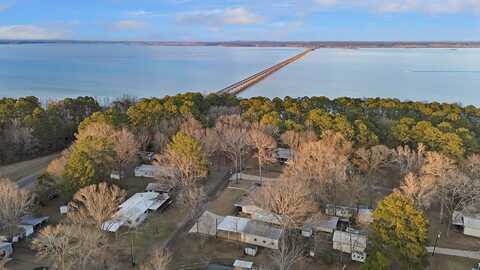238 Becky Street, Zavalla, TX 75980
