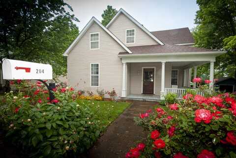 204 South Walnut Street, Wilmore, KY 40390