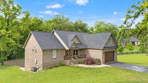 210 Cardinal Avenue, Versailles, KY 40383