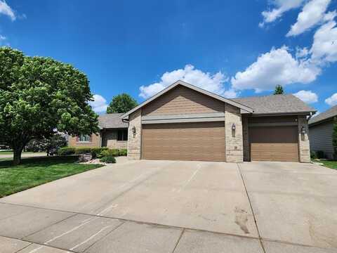 600 E 29th St, Yankton, SD 57078