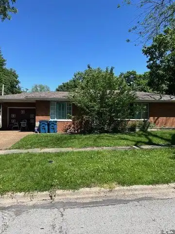 719 Washington Street, Highland, IL 62249